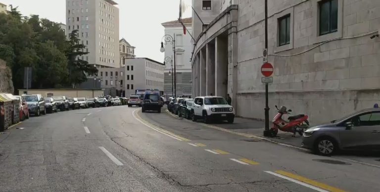 sparatoria questura trieste
