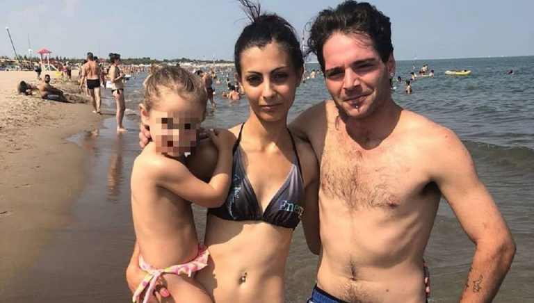 tenta di stangolare la moglie_censored