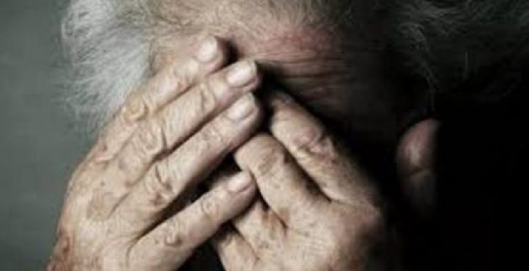 Tortura padre con scosse elettriche