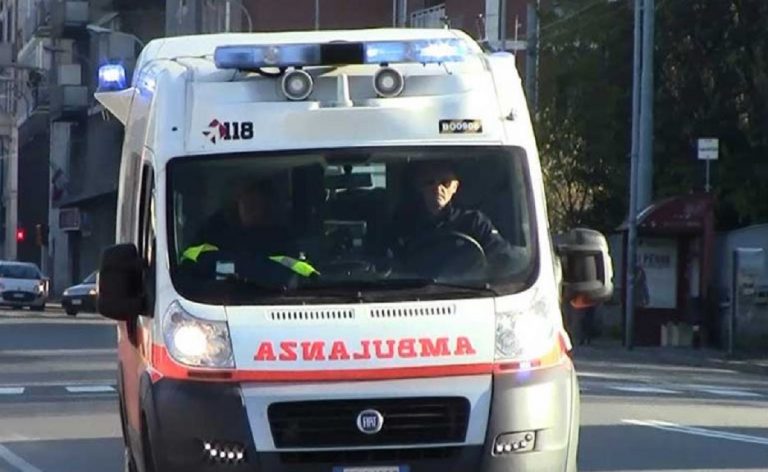 trovato morto in auto