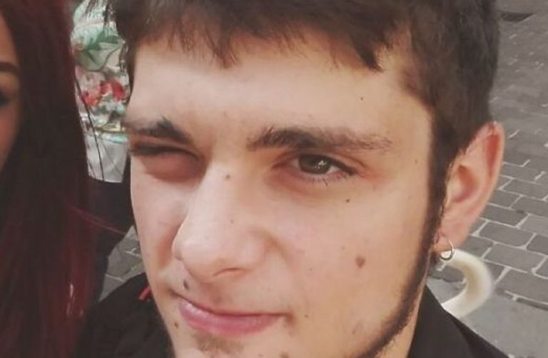 Trovato ragazzo agonizzante