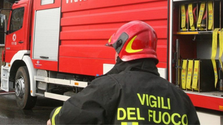 autobus in fiamme