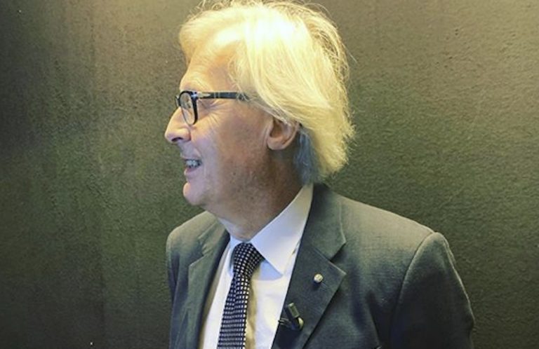Vittorio Sgarbi Live Non è La D'urso