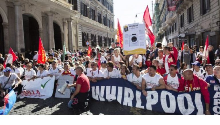 Whirlpool Napoli ritirata procedura cessione