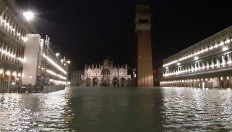 Acqua alta Venezia picco marea