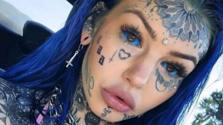 Amber, la “ragazza drago” che ha speso 16 mila euro in tatuaggi