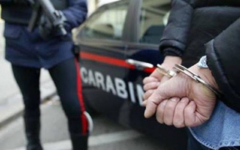 ragazzo senza patente arresto