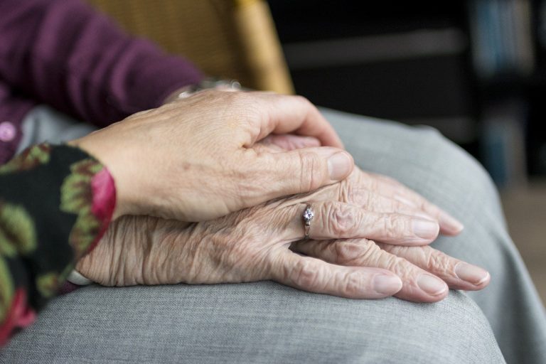 braccialetto salvavita per anziani sperimentazione milano