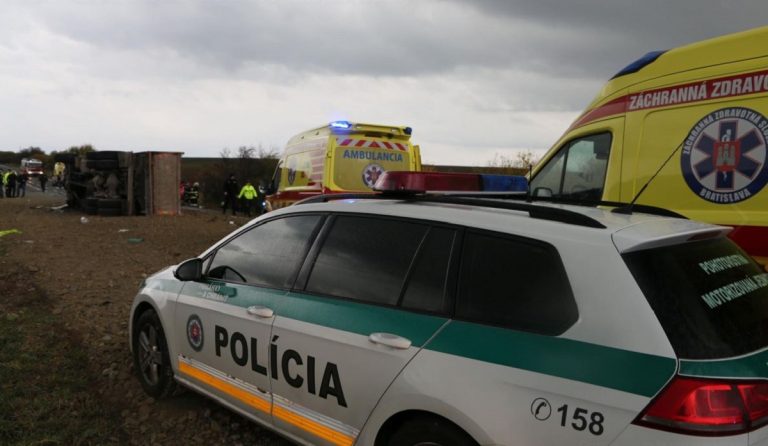 camion contro autobus