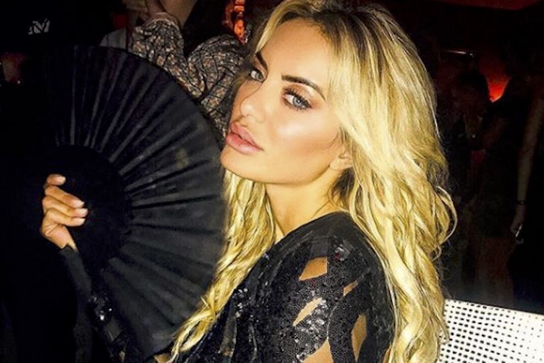 Elena Morali senza veli