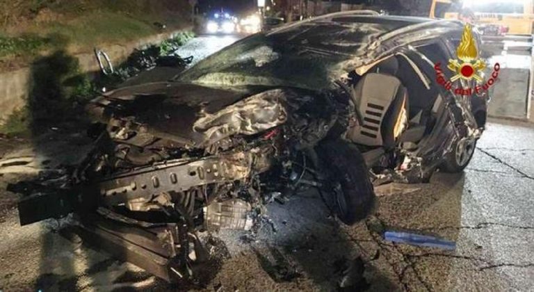 incastrato auto ancona