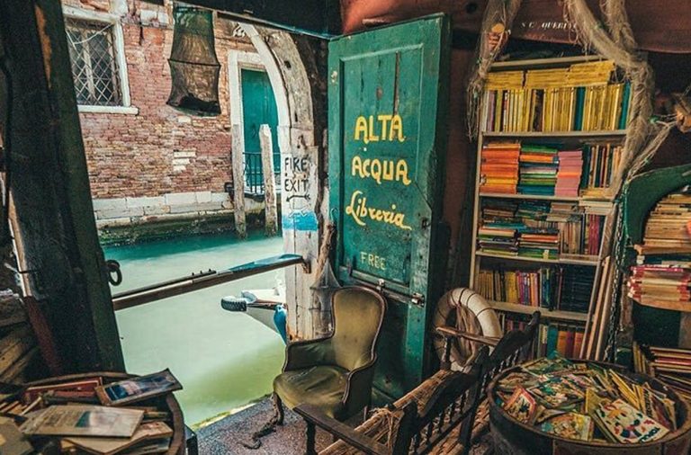 libreria-acqua-alta-venezia
