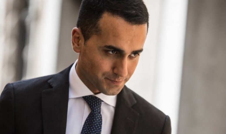 di maio difende voto rousseau