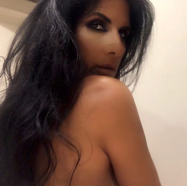 pamela prati senza reggiseno