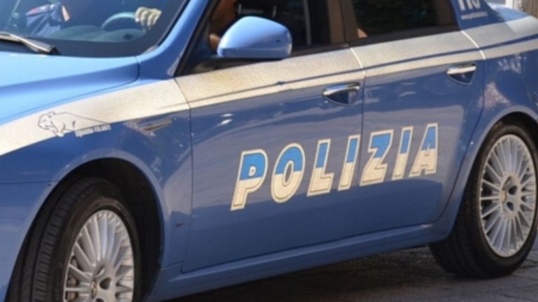 donna litiga amante vicenza arriva polizia