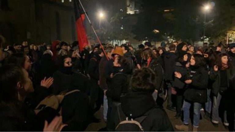 salvini a bologna manifestanti