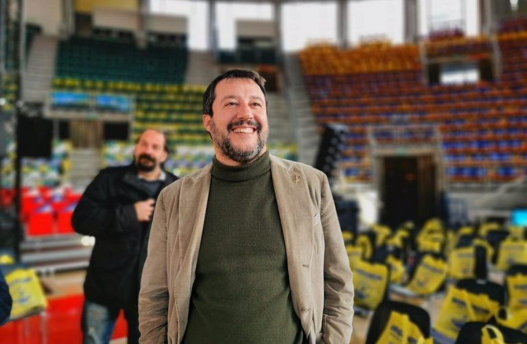 salvini scuola media parcheggio