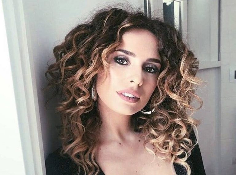 sara affi fella in lacrime