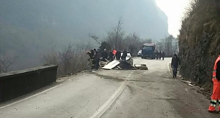 Schianto auto camion Vicenza