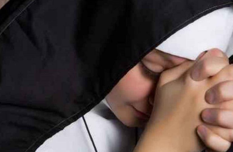 Suora va in ospedale e scopre di essere incinta