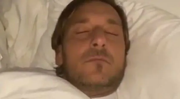 Francesco Totti a letto