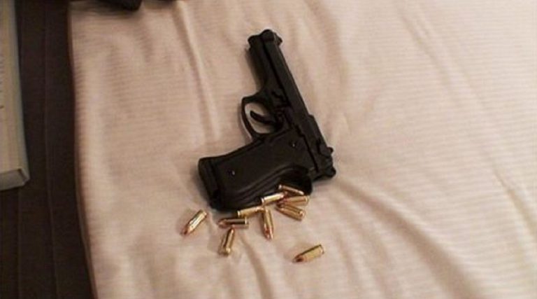 trova moglie a letto con idraulico