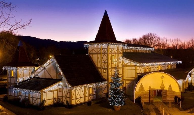 villaggio babbo natale milano sequestrato