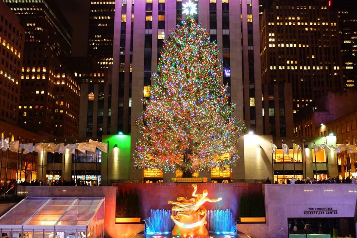 New York, l'albero di Natale del Rockefeller Center
