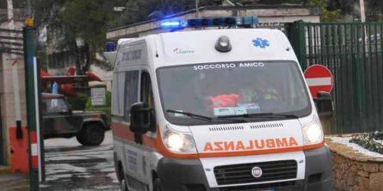 ambulanza donna travolta strisce pedonali