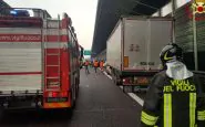 camion in fiamme a14