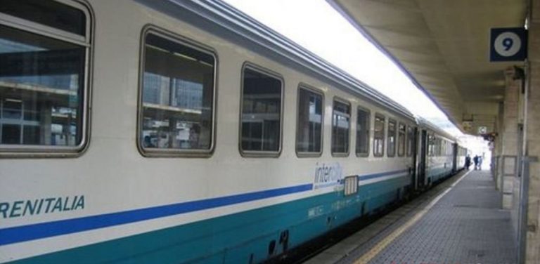caos a bordo del treno