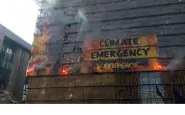 Greenpeace incendio palazzo consiglio europeo