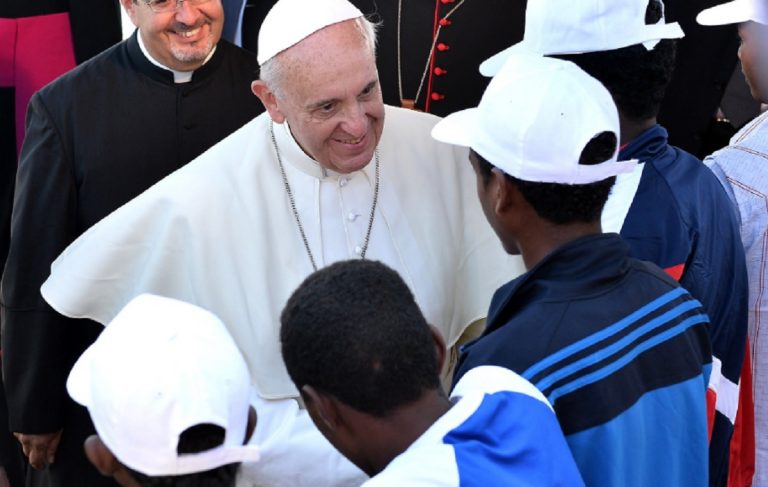 migranti papa francesco