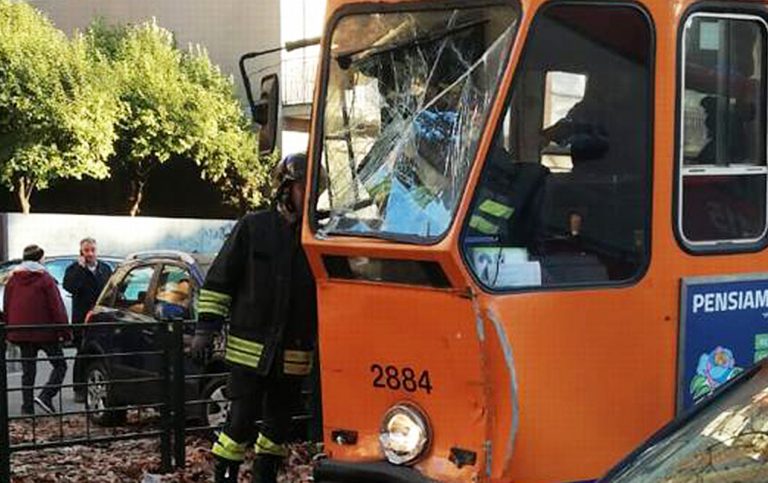 tamponamento-tram-torino