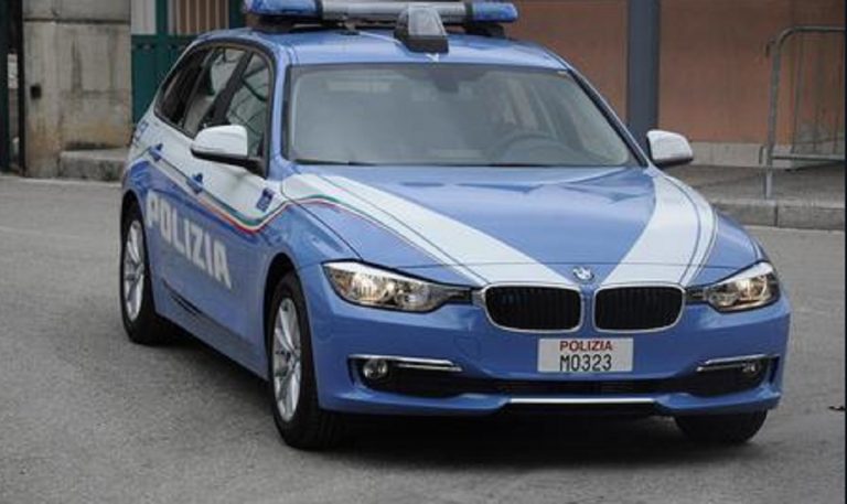 uomo minaccia darsi fuoco