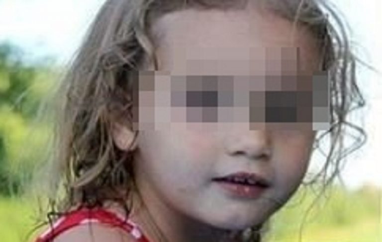 Bimba diventata cieca dopo influenza
