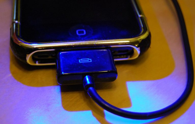 donna-morta-fulminata-smartphone