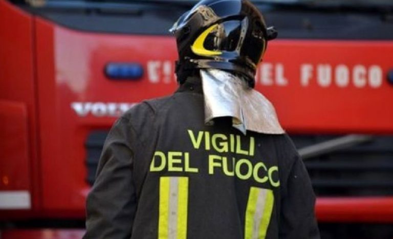 muro contenimento crollato napoli