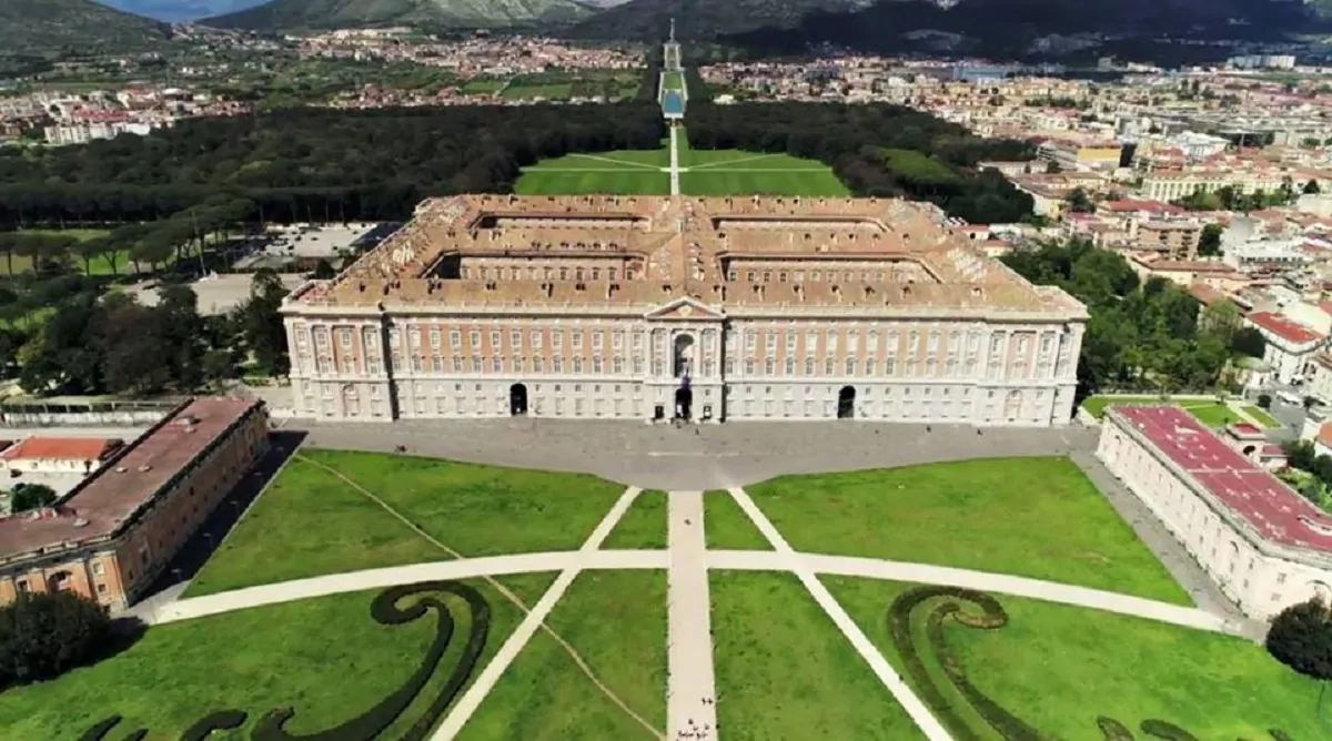 Reggia di Caserta, storia e curiosità