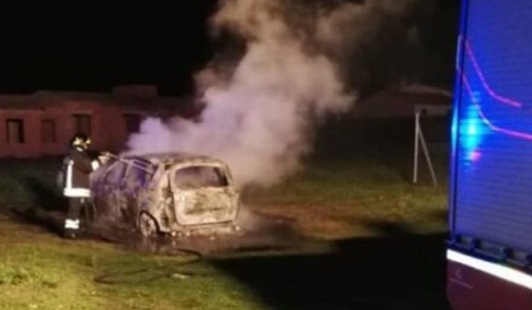 Ricercato per tentato omicidio si dà fuoco davanti ai Carabinieri
