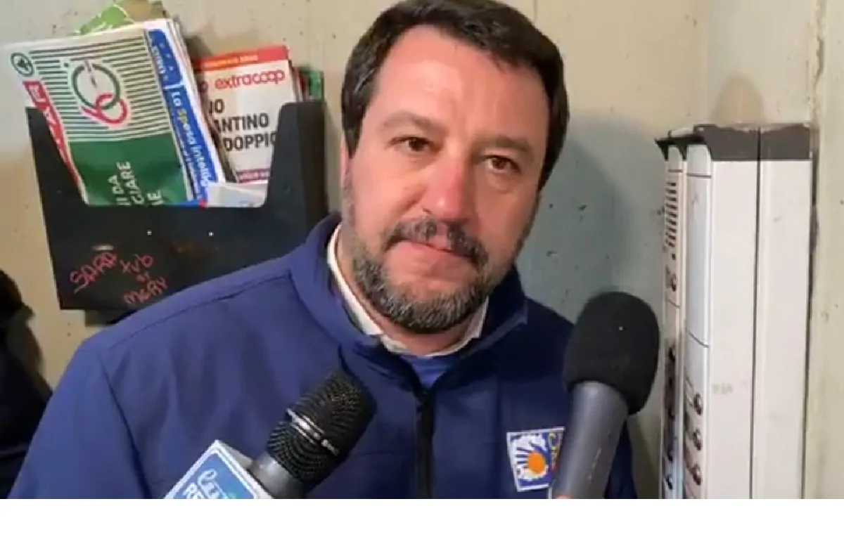 Salvini citofono Bologna Pilastro spacciatori