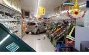 Auto contro supermercato Cadegliano