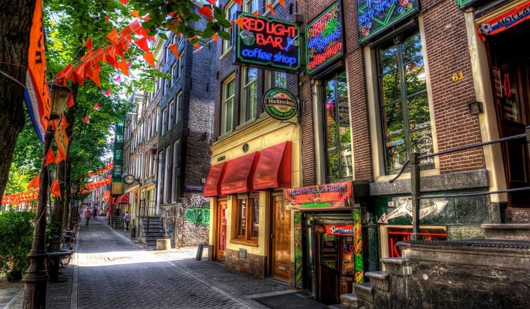 Coffee shop fra le vie di Amsterdam