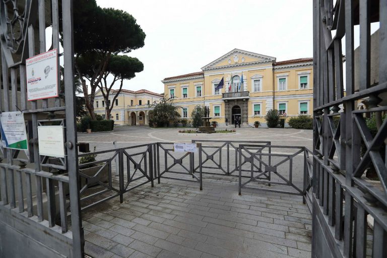 Negativa la coppia di Nettuno