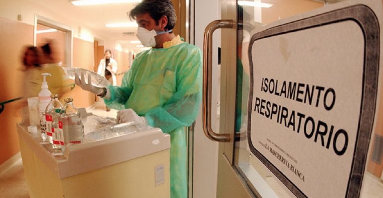 coronavirus crema medico infermiera