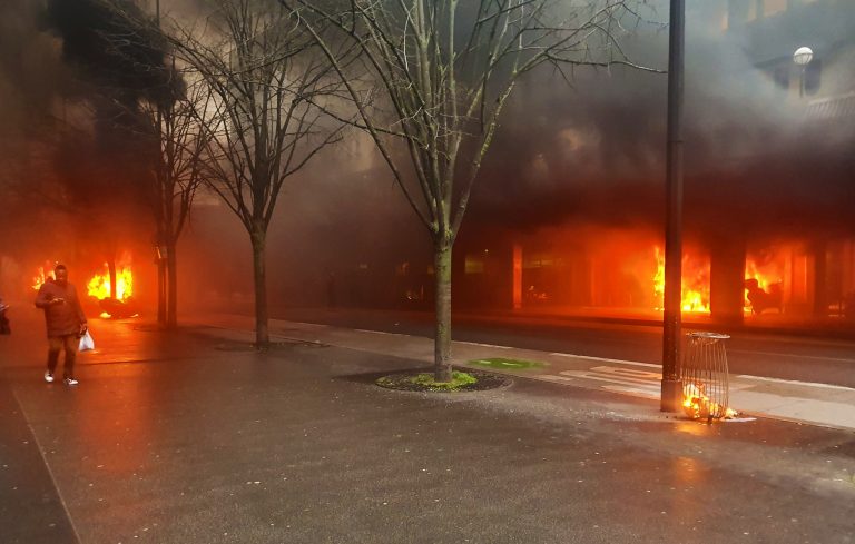 incendio-parigi