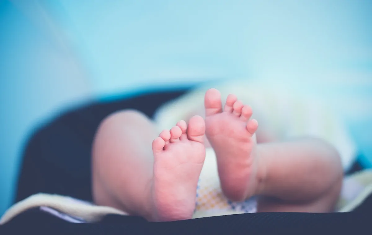 Sognare di tenere in braccio un bambino appena nato e cosa significa