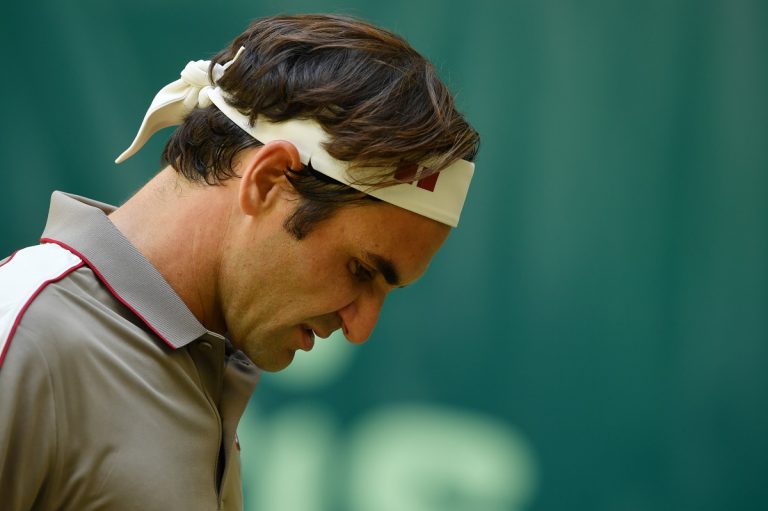 Roger Federer si opera