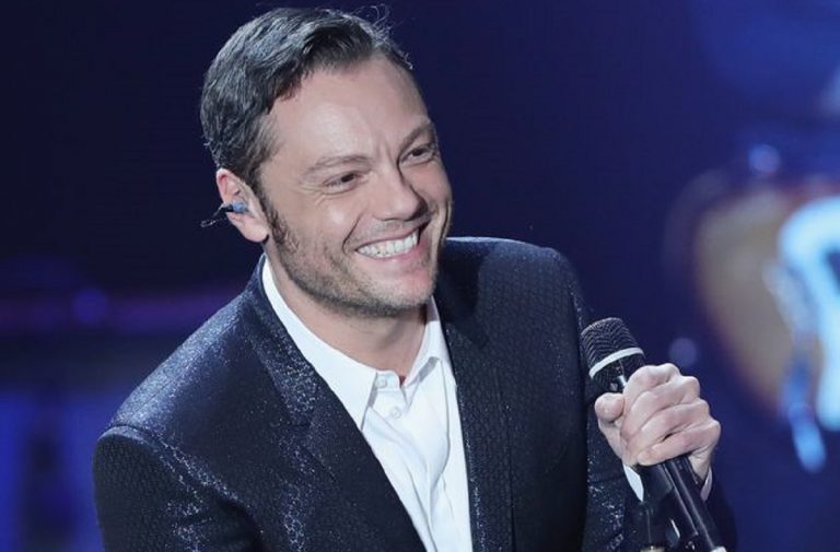 Tiziano Ferro almeno tu nell'universo