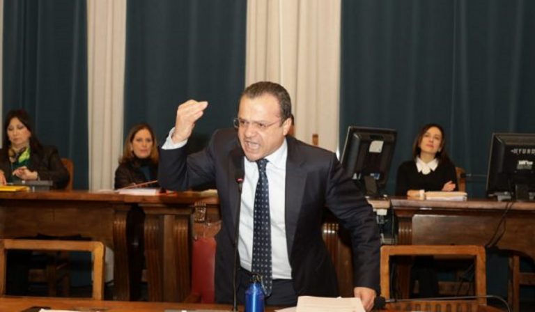 Coronavirus, sindaco di Messina: "No a passeggiate e sport"